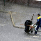 Senki sem úszta meg... 