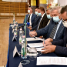 Aláírták a szerződést