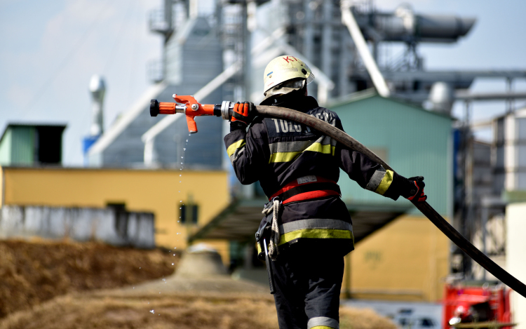 Kigyulladt egy munkagép Nagykőrösön