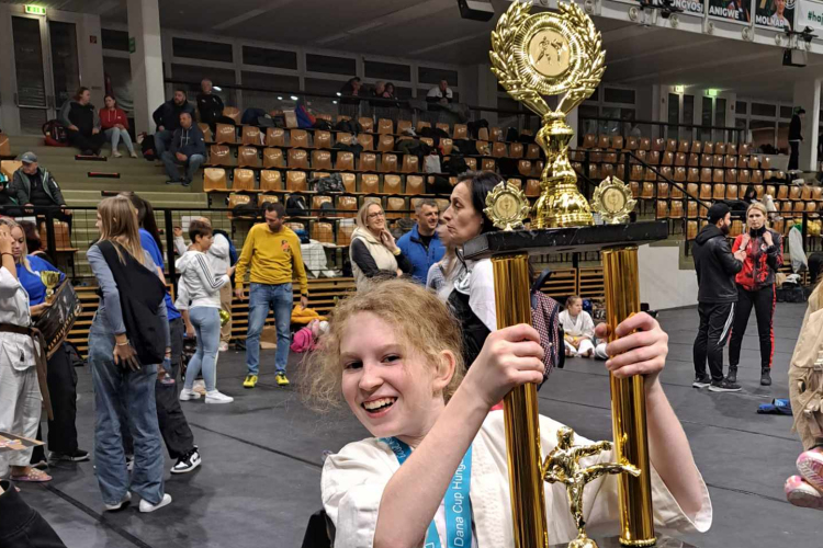 Kiss Izabella karatés nyerte a 11. népszerűségi versenyt