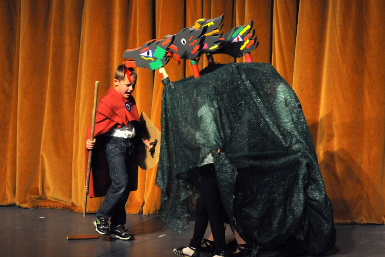 Színes Táncsics-est