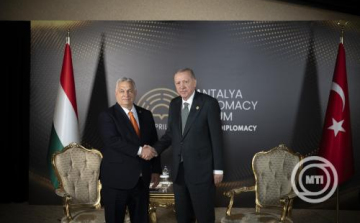 Orbán Viktor miniszterelnök Recep Tayyip Erdogan török elnökkel folytatott kétoldalú tárgyalást a törökországi Antalyában