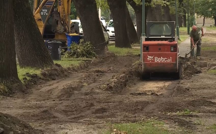 Felújítják az útburkolatot