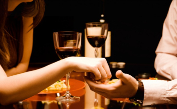 Pénzt csalt ki jóhiszemű udvarlóitól Mária