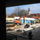 Folyik a piac átépítése