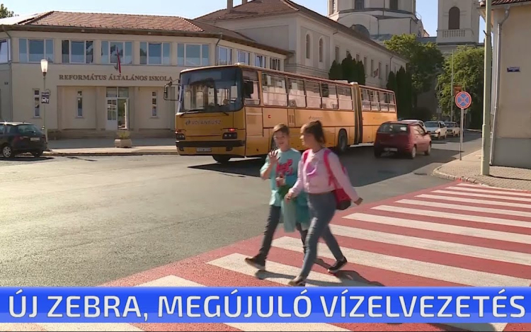 Új gyalogosátkelő, megújuló vízelvezetés