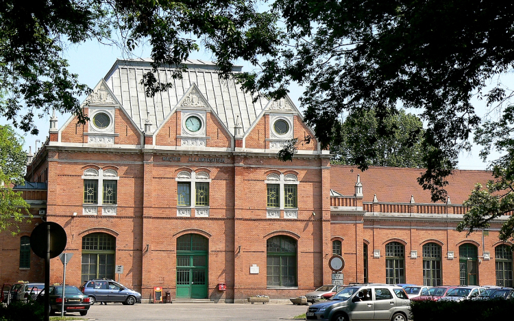 Verekedés a vasútállomáson