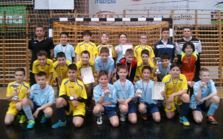 Ceglédi kékek a a sárgák ellen