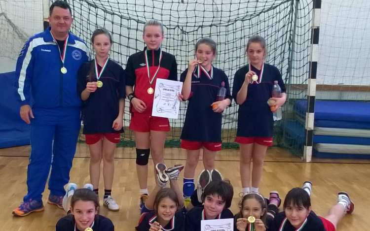 Taroltak a kis Cápák