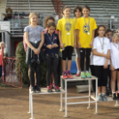 Öt iskola atlétái a CVSE pályán