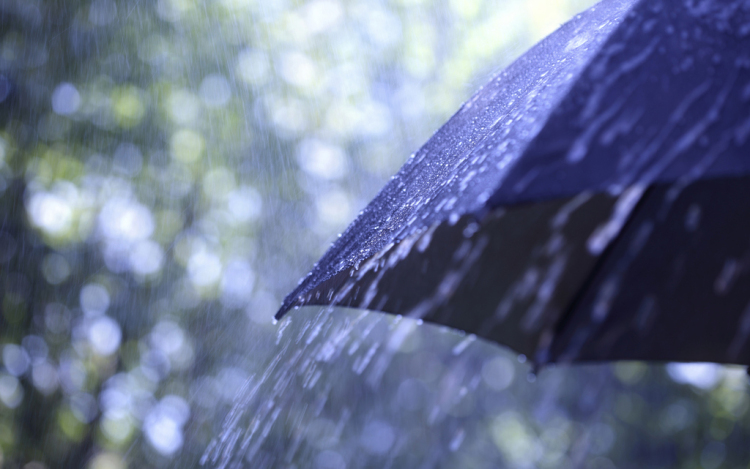 Figyelmeztetést adtak ki: bármikor leszakadhat az ég!