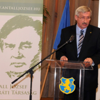 In memoriam Antall József