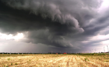 Vörös jelzés a szerdai viharok miatt