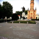 Demonstráció az éjszakai autóversenyzés ellen