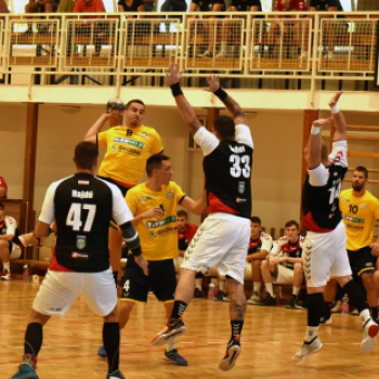 Győzelem a második játéknapon