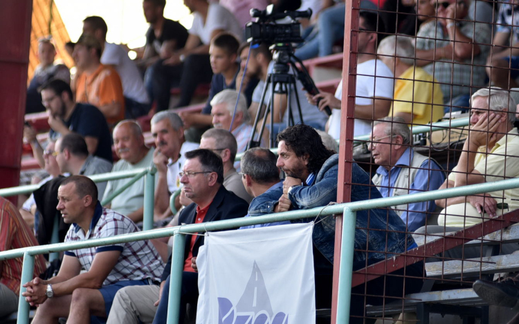 Játék nélkül a pályán