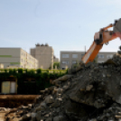 Városi Strandfürdő - Hol strand állott, most kőhalom... 