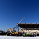 Bontják a lelátót