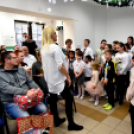 Ajándékok a gyermekotthonnak 