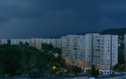 Pusztító szél és jégeső közelít