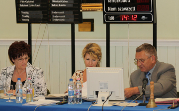 Új lelátó épülhet a Malomtó széli focipályán