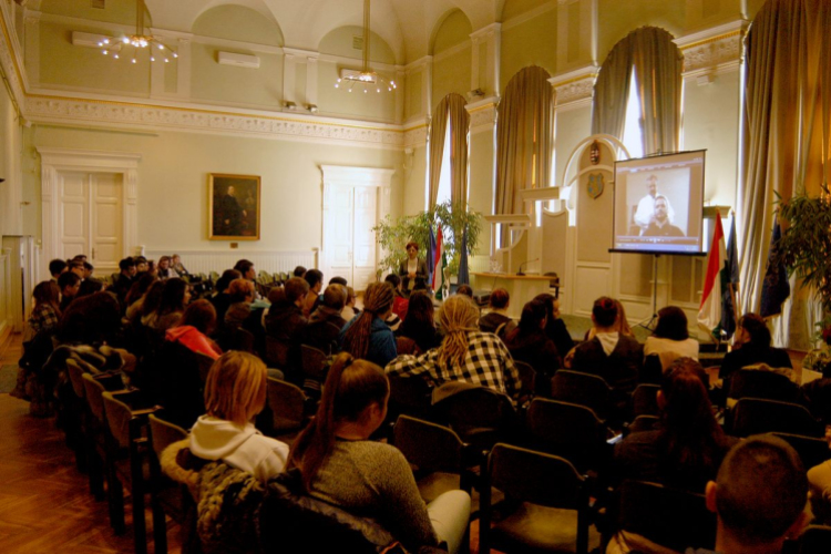 Hivatalok napja a Vároházán