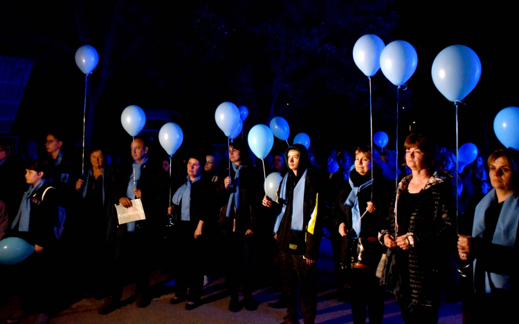 Séta a kékbe borult Autista házhoz