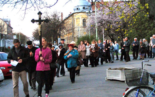 Korlátozások a nagyszombati körmenet miatt