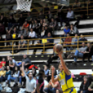 CEGLÉDI EKK–PINKK PÉCSI 424 64–75 