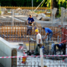 Városi Strandfürdő – Már burkolnak