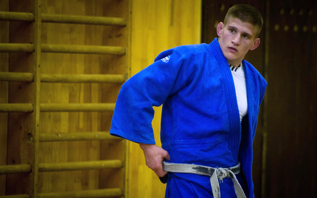 Karvaly Dél-Amerikába repül