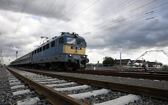 Hideg van és még a vonatok is késnek