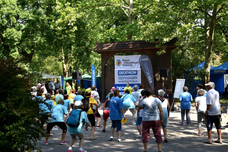 Szépkorúaknak szerveztek sportnapot