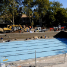 Városi Strandfürdő - Labda a medencében