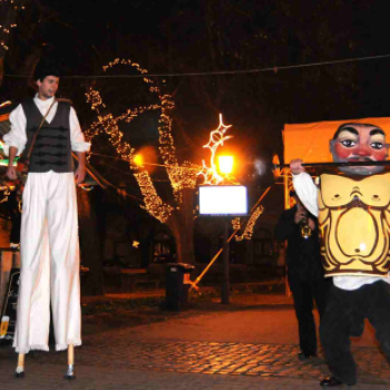 Óriások a Szabadság téren