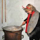 Csemői hagyományos hurkatöltő verseny