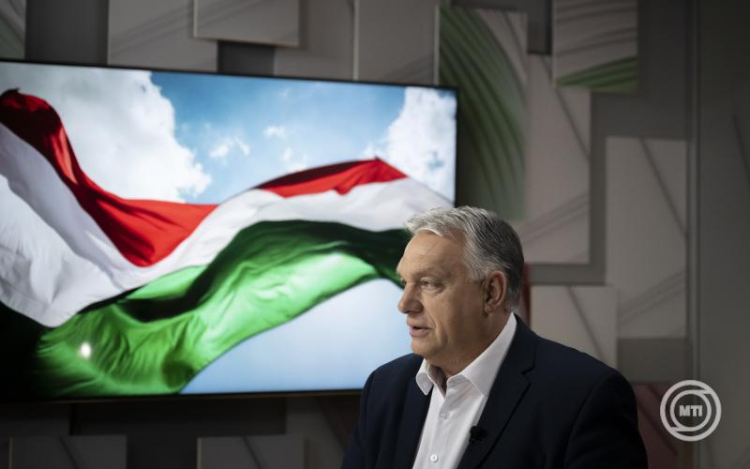 Orbán Viktor: a falut nem leépíteni kell, hanem felépíteni