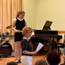 Hangszerbemutató és hangszersimogató a zenesuliban