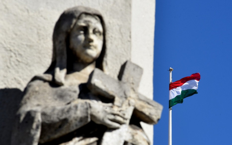 Az egyházak is intézkedéseket hoztak