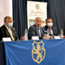 Aláírták a szerződést