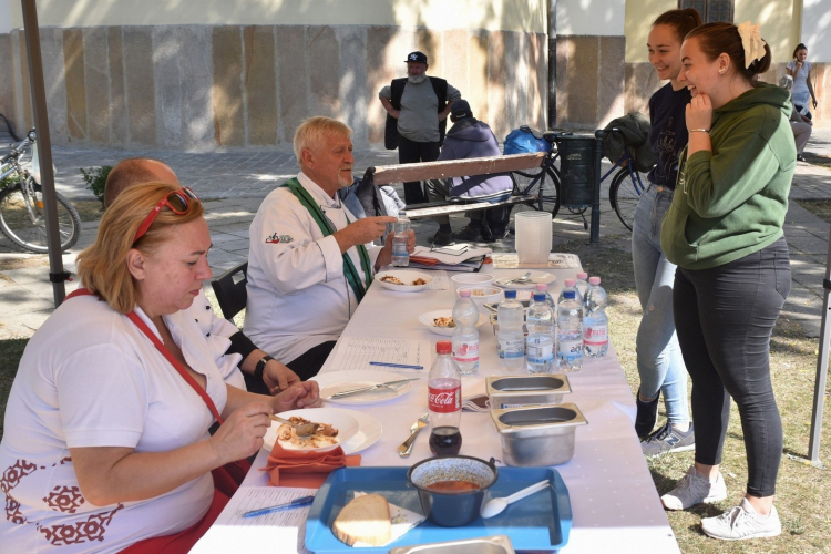 Huszárkonyha - 1848-as étkeink