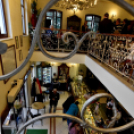 Táblaavató a Békebeli Cukrászdában