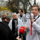 Esőben is kampányoltak Cegléden