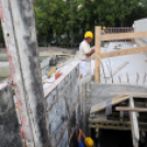 Városi Strandfürdő – Már burkolnak