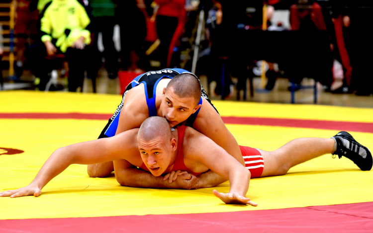 Egy címet sikerült itthon tartani