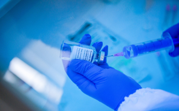 Három oltás kell az oltási igazolványhoz