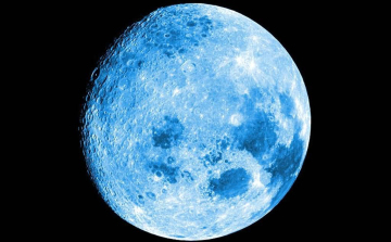 Pénteken jön a KÉK Hold