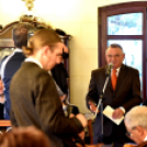 Táblaavató a Békebeli Cukrászdában