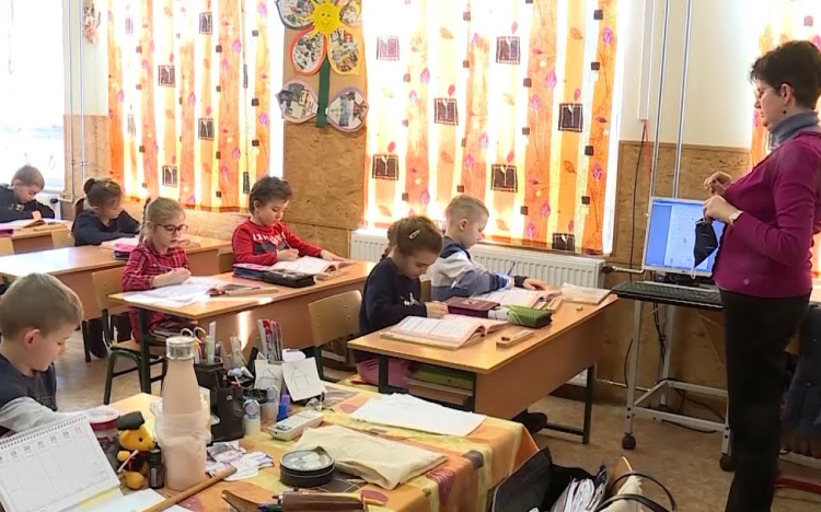 Nem lesz kötelező az óvoda és iskola