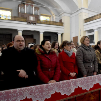 Együtt szaval a nemzet Cegléden